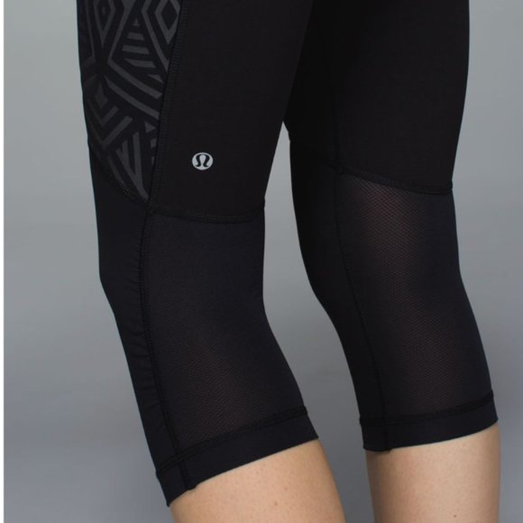 Lululemon Stash It Crop Black 6 - Picture 8 of 16